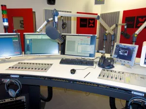 radio-x studio (Foto: Nicole Fl&uuml;ckiger)